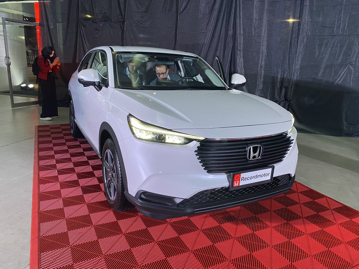 AutomagazineEc's tweet photo. Estamos con Honda y Recordmotor, en la presentación de sus nuevos modelos CR-V y HR-V para Ecuador, ahora! ⬇️
Pronto en https://t.co/cArjcaq4Fw

#AutoMagazineEc #AutoMagzine #AutosEcuador #AutoEc #Honda #Recordmotor @HondaESauto @recordmotor @HondaMexico @Honda @hondacrvfamily https://t.co/5LvSxcu8zd