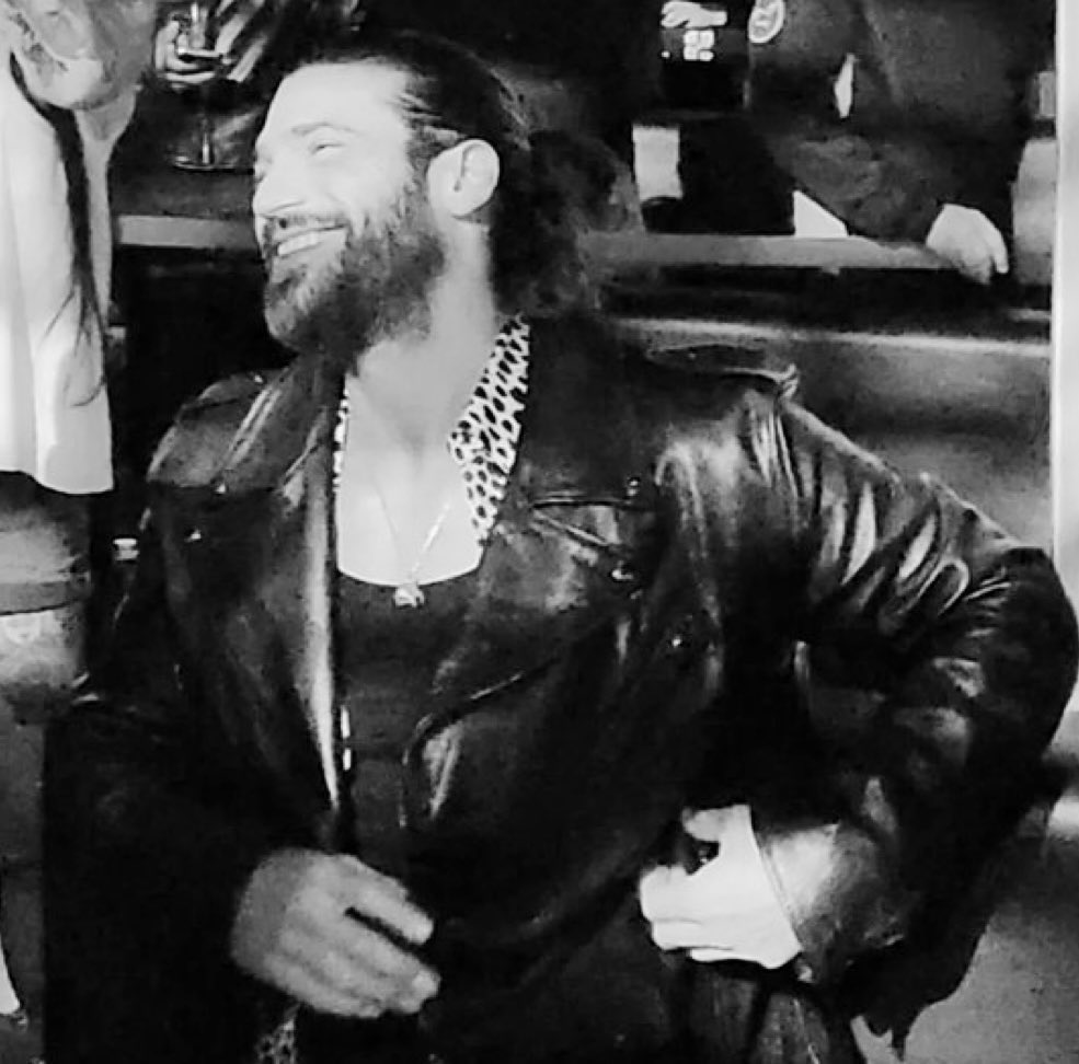 Buenos dias bellas!

Evento de hoy a las 19 horas (española)

Objetivo: disfrutar y ver de nuevo fotos de #CanYaman , listas para el uso de todas 🤭

Que hay que hacer: escribir VIVA SAN ARCHIVO, el # de Can, la foto que mas te guste y entras directa en el juego 😜

A divertirse!