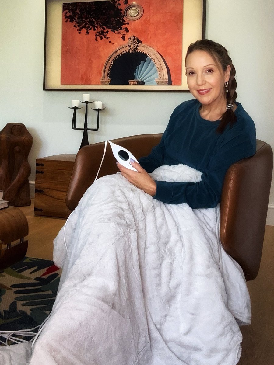 #MyCozeeHome BIG TSV LAUNCH #workingwithqvc 9pm &amp; Midnight &amp; all day Saturday - fabulous Velvetsoft Heated Throw! #ad <a href="/jillyQVC/">jilly halliday</a> <a href="/WillGowing/">Will Gowing</a> <a href="/simonbiagi/">Simon Biagi</a> <a href="/chloeeverton/">Chloe Everton</a> <a href="/mecharliebrook/">Charlie Brook</a> <a href="/Pipalive/">Pipa Gordon</a>