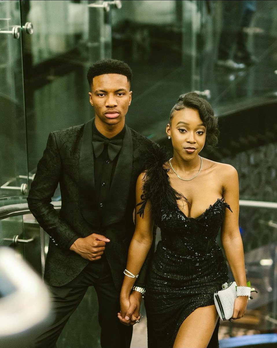 suit_luxe's tweet photo. Crafted For Given 🕴🏽🪡🧵

Premium black Tuxedo 🕴🏽

#mdsuits #matricdancesuits #md23 #suitluxe https://t.co/WdxYT62nep