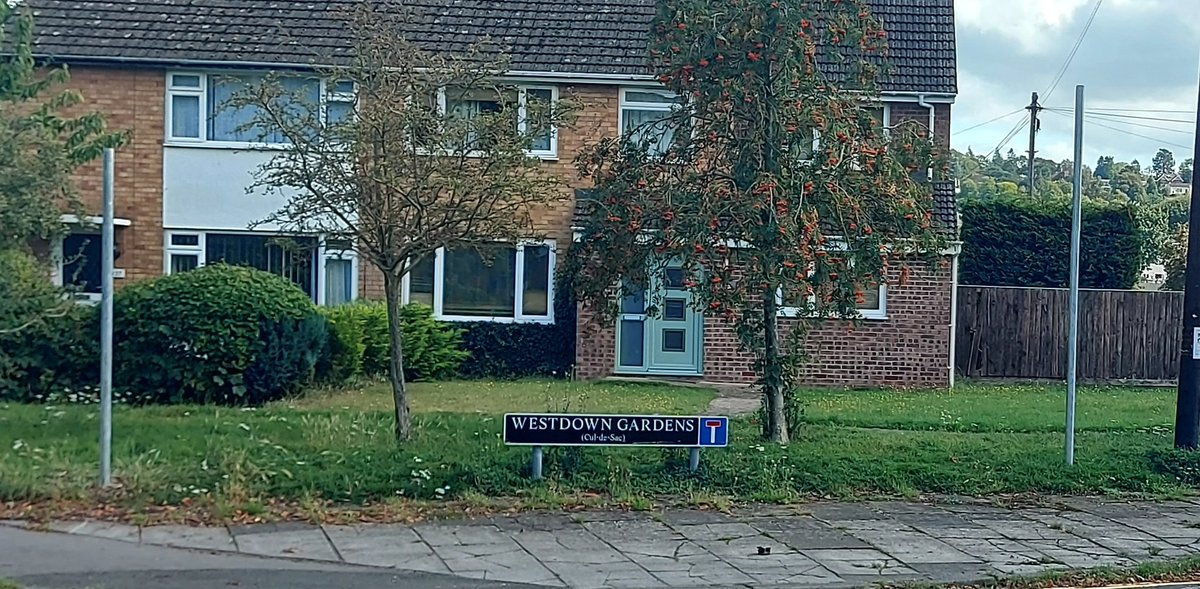 bloxham_michael's tweet image. Who at @GlosCC @GlosRoads @DomJMorris is taking responsibility for the  implementation of this scheme? 
Sending contractors out with different size posts for the same space ! 
Waste of taxpayers money, resources, no wonder they have no money left over for potholes repairs.