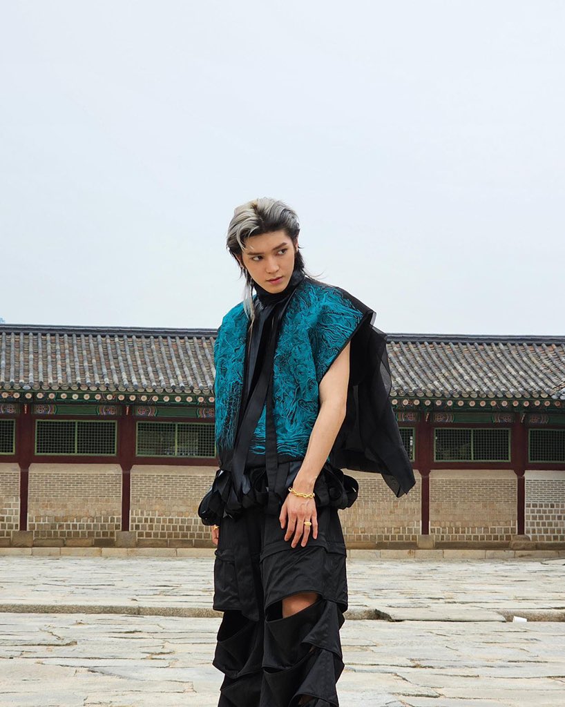 F7LKT4iawAAJAOY?format=jpg&name=medium