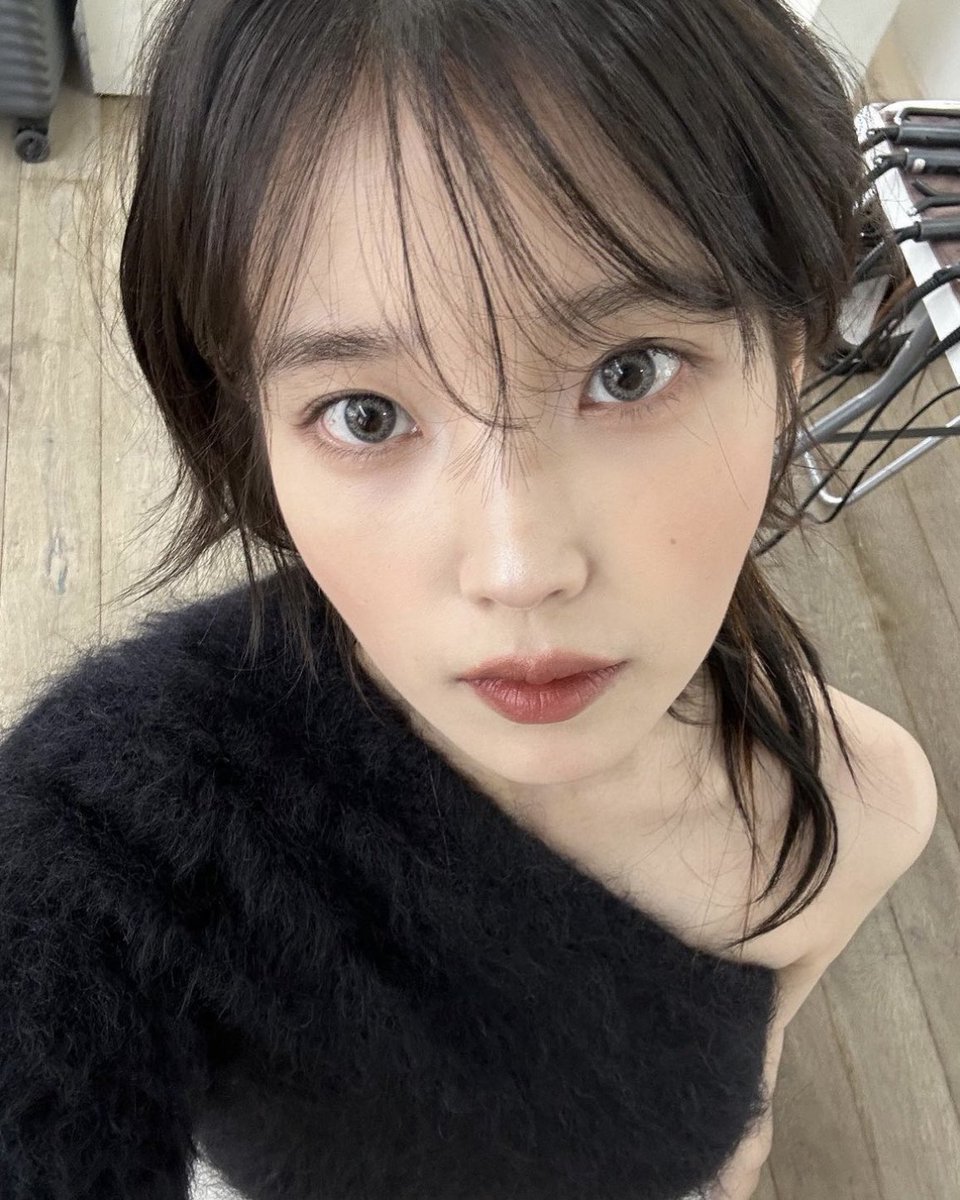 dlWldrma_iu's tweet photo. 고양이셀카와 토끼셀카를 한 번에 주심😭🐱🐰 https://t.co/zOjAONS2cL