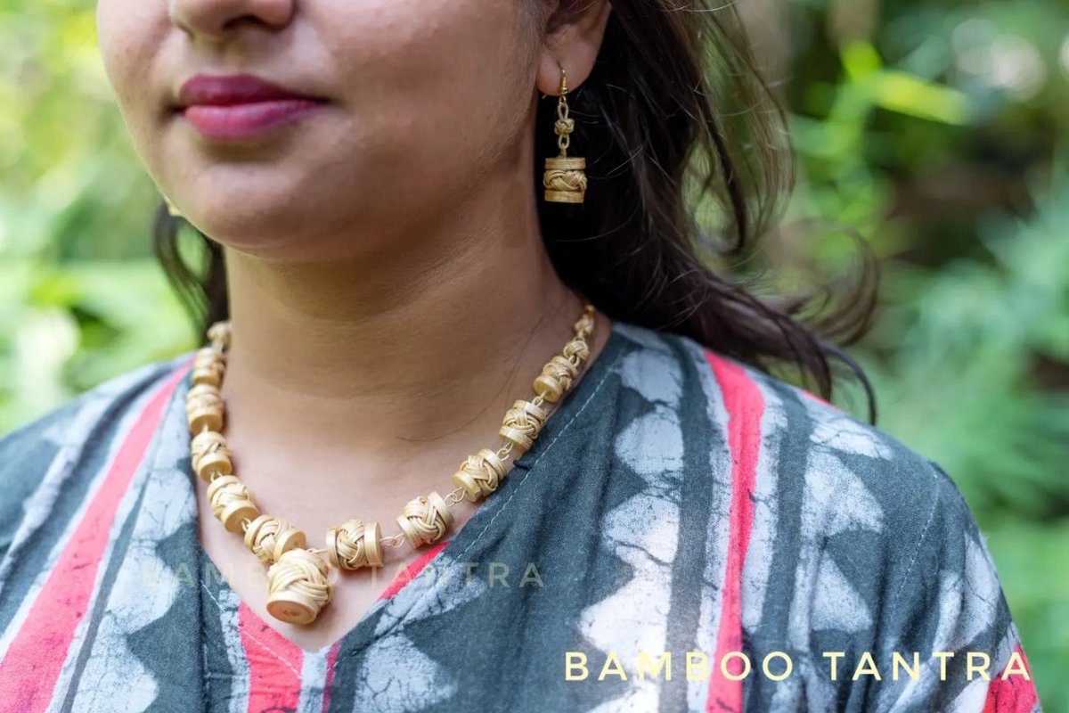 BambooTantra's tweet photo. Being bold will help you stand out in crowd
JS800Y08
#necklace #neckpiece #necklacewithearrings #earrings #danglingearrings #dangler #cane #hangingearrings #bambooearrings #bamboo #handmadeIndia #Bambooartisans #artisansofindia #Bambooart #bolddesign #handmadeIndia https://t.co/FyMN8gIykR