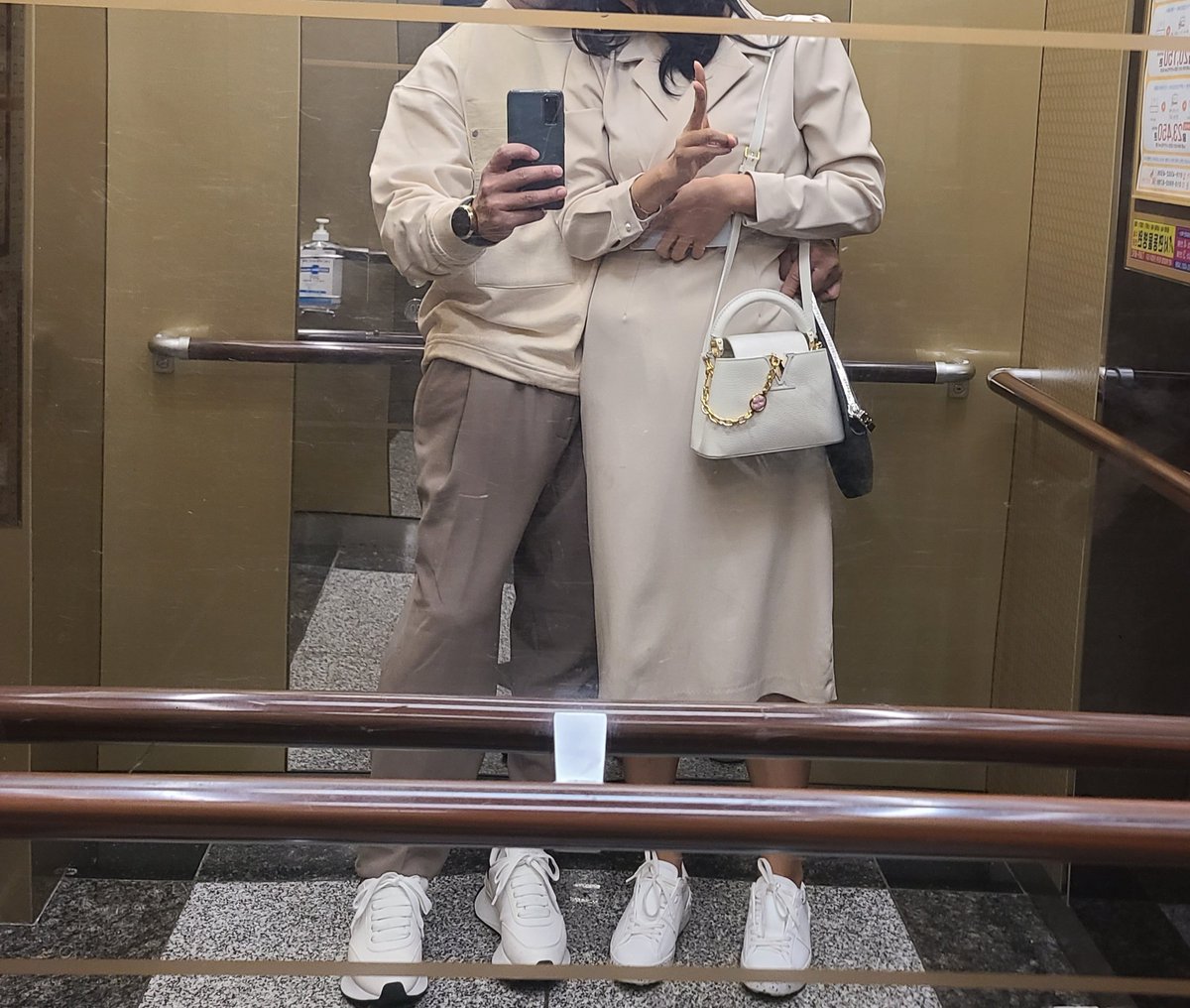 오늘 저녁 저희랑 한잔 하실분들 계실까요?
SM성향 있으시분들~~
부산 이예요~^^