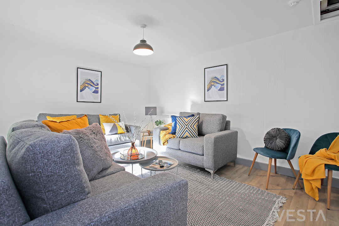 VestaBuyToLet's tweet photo. Investment property for sale:

🏠 13-bed terraced house 
🌍 located in #Burnley
🚶 vacant, advertised to relet 
📈 expected 10.1% gross yield
💻 see our listing for more info https://t.co/Ull7tl7lUG 

#TenantsIncluded #lancashire #investmentproperty https://t.co/TiEulUAxcy