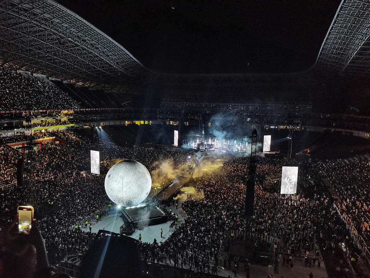 jackyptx's tweet photo. after hours til dawn tour 2023 🌑✨💙 https://t.co/DriXKYQOb7