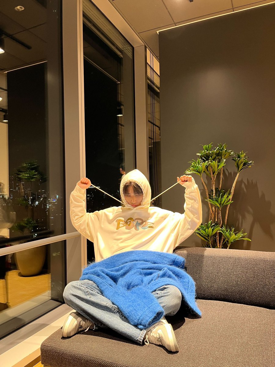 BOYNEXTDOOR_twt's tweet photo. Hoodieeeeeeee~💖

#BOYNEXTDOOR #TAESAN
#보이넥스트도어 #태산 https://t.co/80iUZyxpSs