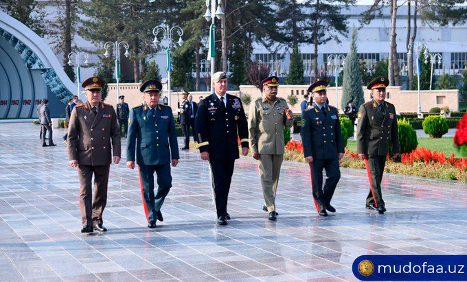 ABD, Pakistan, Tacikistan ve Türki Cumhuriyetlerin genelkurmay başkanlarının toplantısı Taşkent'te gerçekleşti . Bölgesel güvenlik ve terörle mücadele konuları tartışıldı.

26 Eylül'de ise, Özbek Savunma Bakanı Gurbanov, CENTCOM başkanı General Kurilla'yı kabul etmişti .