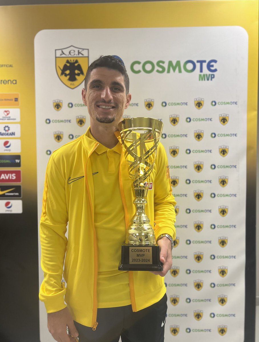 🏆Η βράβευση του Cosmote MVP του χθεσινού αγώνα, Πέτρου Μάνταλου, έπειτα από την ψηφοφορία που πραγματοποιήθηκε μεταξύ των μελών της επίσημης κοινότητας της ΠΑΕ ΑΕΚ στο Viber 🟡⚫️
#aekatr #aekfc #aekfcseason2023_2024 #aekfcvibercommunity #CosmoteMVP #Mantalos_20