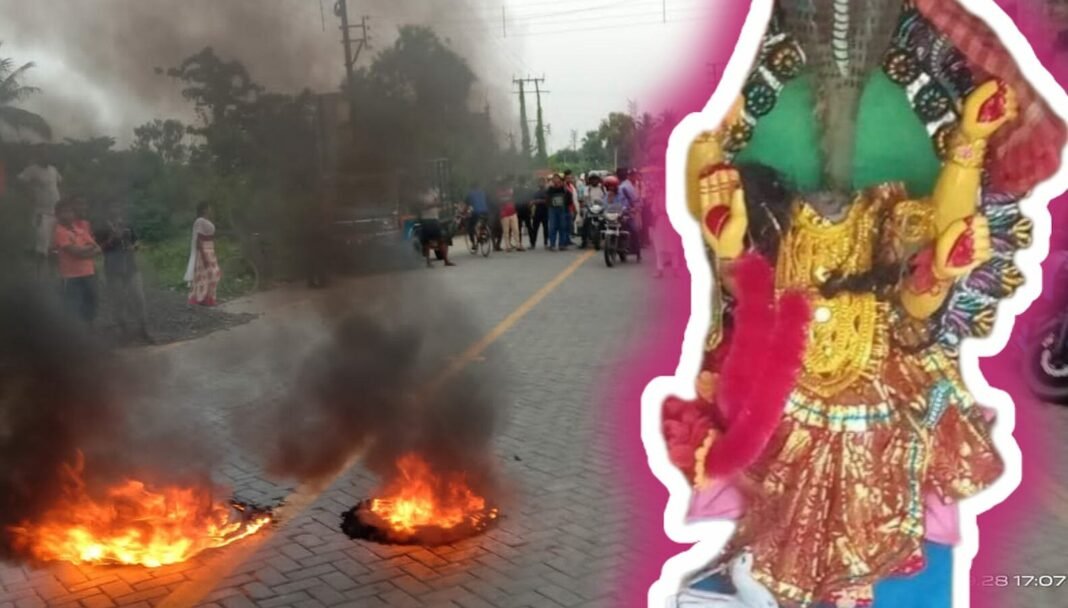 hindupost's tweet photo. “786, Darul Islam will be established, Kafir Hindus leave the area, the Kingdom of Allah will be made, any remaining Kafir Hindus will be slaughtered.”

Posters carrying this message were plastered in Sonakhali of Basanti police station area in South 24 Parganas district. On the night of 26th, the Murti of Maa Manasa was desecrated and beheaded at Mahakurpara village of Ramchandrakhali, in the same Basanti PS area.

This is the same Basanti area in where during the 2021 post-poll pogrom, Hindu activists told HinduPost this, "Gosaba and Basanti, South 24 parganas district: JCB (bulldozers) are being used to demolish houses, with full knowledge of local administration. In parts of the district where women are being raped and molested or houses burnt, no ambulances are being allowed due to which there is no official record in hospitals. This is how they are ensuring that officially, these crimes simply don’t exist."

In 2017, the same area had witnessed anti-Hindu violence when sacrilegious hate speech was made by an imam related to Furfura Sharif dargah/mosque. The Pir or head of that dargah Abbas Siddiqui has since formed the ironically named Indian Secular Front and allied with other 'secular' forces during election. Siddiqui unveiled his genocidal streak when he wished for the death of 50 crore people in Bharat during the pandemic.

The ground reality in the Republic of India is 180 degrees opposite of what our elites and Western commentators want you to believe. 

Hindus are facing organized, persistent , low-scale pogroms and religious cleansing in hundreds of areas across Bharat.