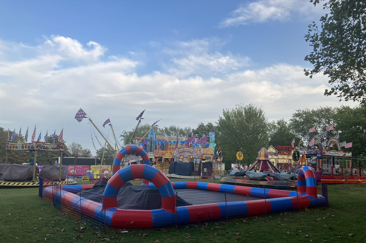FAMILY FUN🎠🎢🎡up at Hillyfields THIS afternoon &amp; TOMORROW/SUNDAY. &amp; the weather is looking 👀 GOOD😎☀️