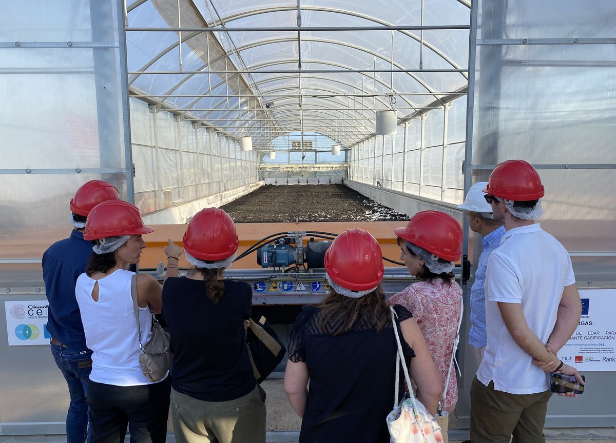 esamur_aguas's tweet photo. ✅ Responsables del Proyecto @dry4gas @esamur_aguas @CEBAS_CSIC @Rank_ORC @EHSTechniques @CederCiemat @CIEMAT_OPI y #Aitesa visitan el piloto instalado en la EDAR de San Javier. #EconomíaCircular y #reutilización de #residuos para generar #EnergíaSostenible #LIFEDRY4GAS #EcInnova https://t.co/EOeszKtSC0
