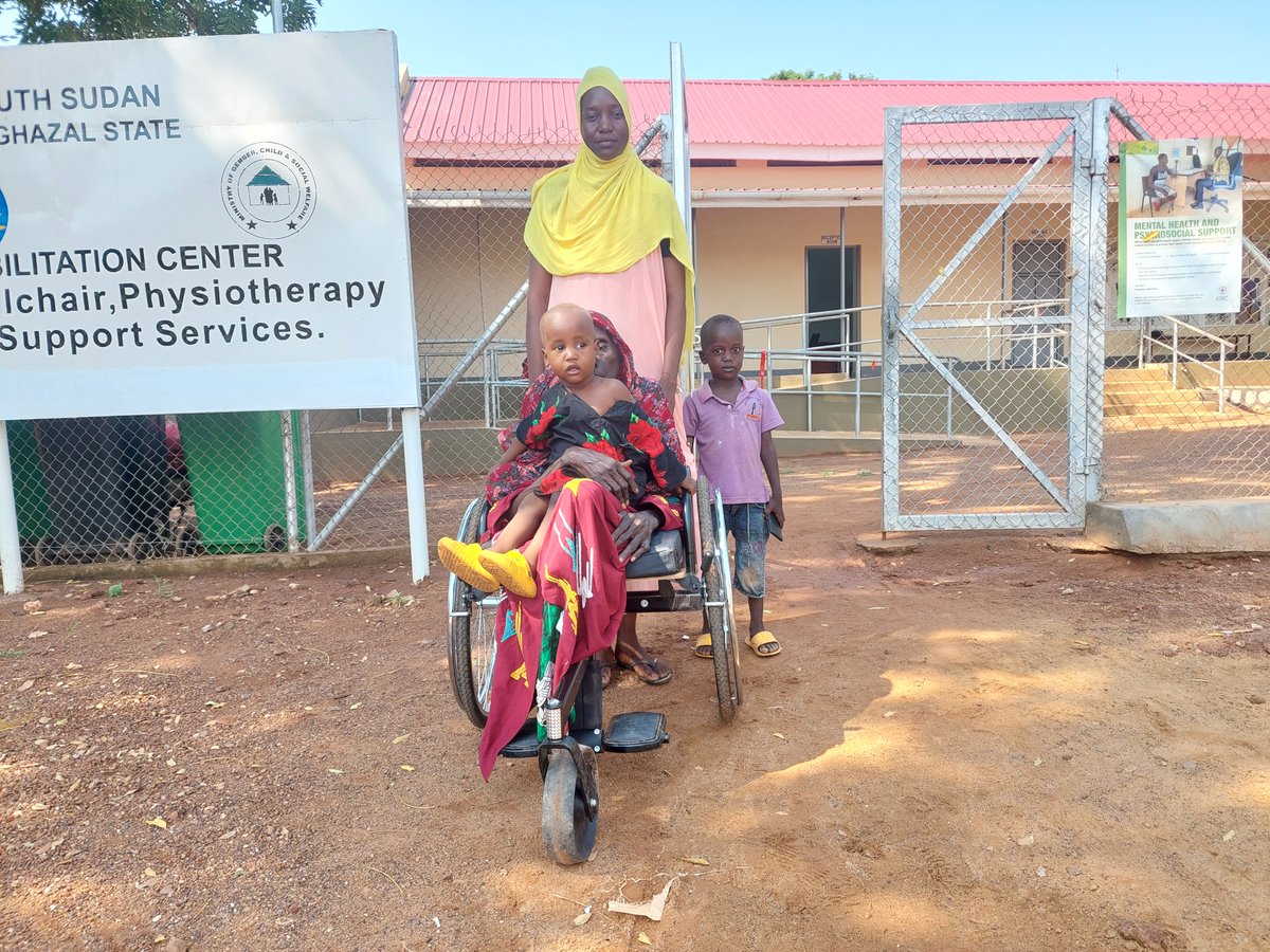 On arriving in South Sudan, the family struggled for months moving from one place to another. In the end, Nyadit’s mother was treated and provided with a new wheelchair at the ICRC-supported physical rehabilitation center in Wau. "I’m relieved from carrying my mother every day."