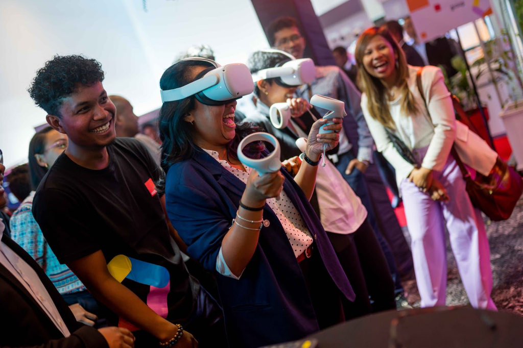 StefCavailles's tweet image. Quelle fierté d’inaugurer le 19eme @Orange #5GLab à Madagascar!!! Ce dispositif vise à accompagner les acteurs numériques locaux et entreprises pour développer les futurs usages permis par la #5G