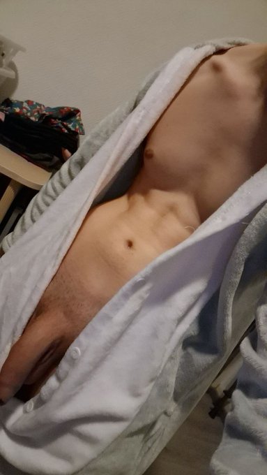 Hello world 😴 I've just waken up, would you give me a hand to get ready for work? Please 😈  @BelgianCocks<a href="/tag/advertising"class="tags"><span>#advertising</span></a>