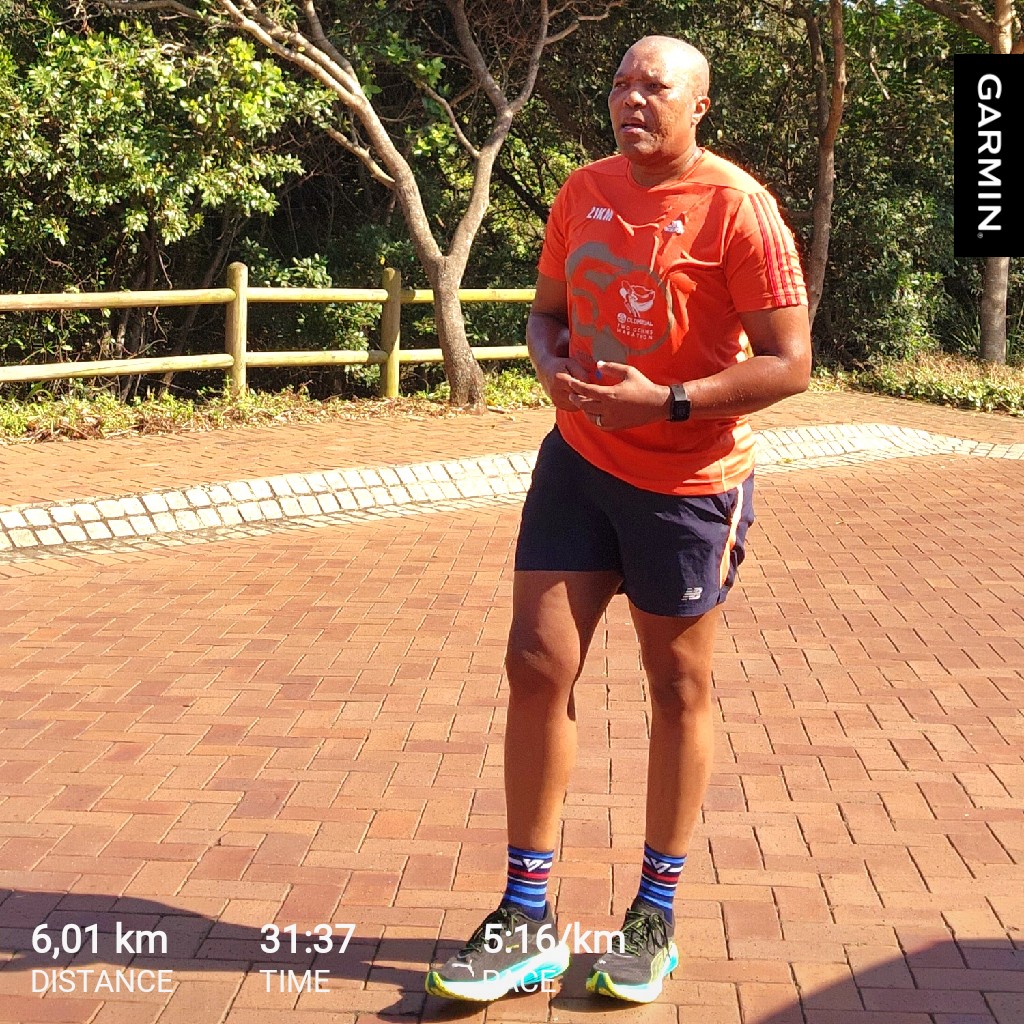 Friday morning short run🏃‍♂️
#IPaintedMyRun #RunningWithTumiSole # Running #RunningWithSoleAC  #FetchYourBody2023  #RunningWithLulubel  #TrapnLos #IChoose2Beactive #garmin #beatyesterday