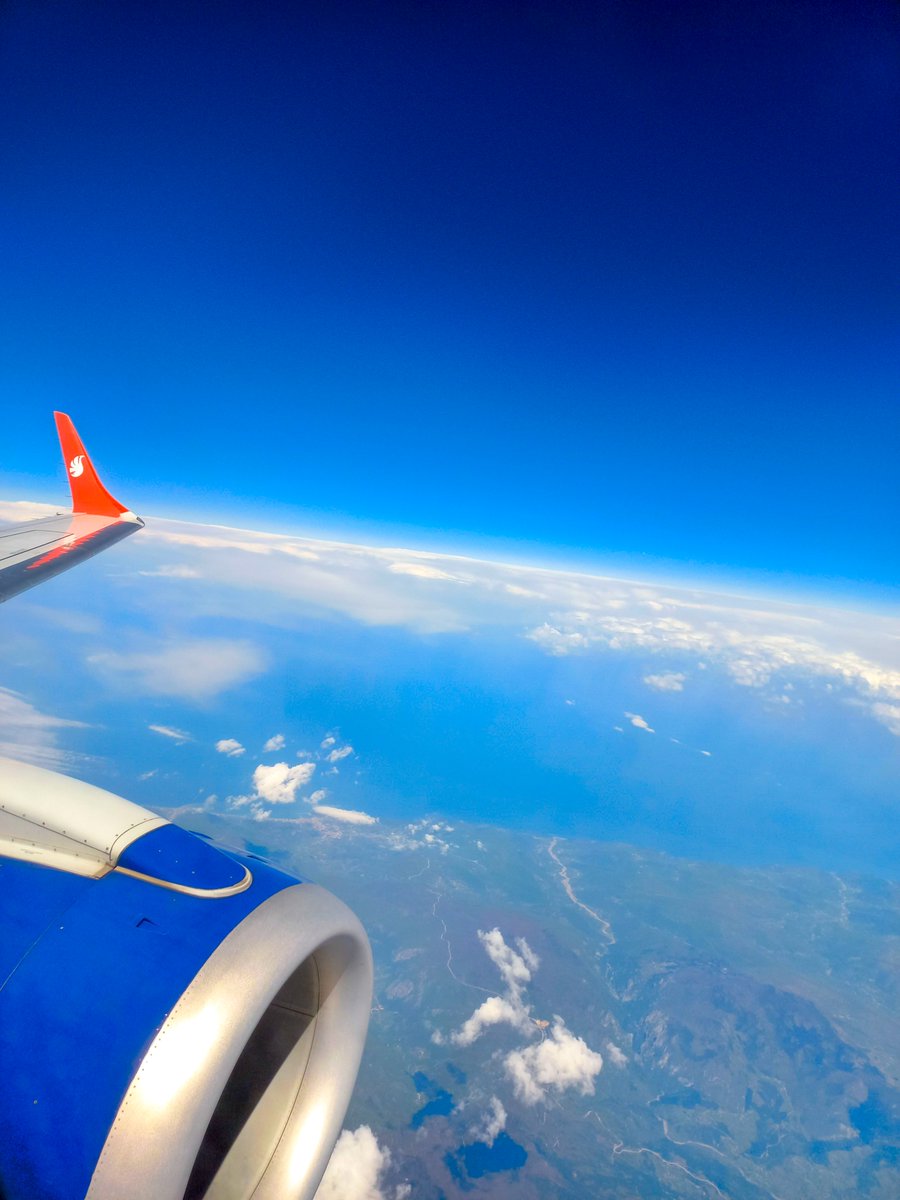 Göy üzündən salamlar! 💙
✈️
Привет с неба!

📸 Sevinc Abbaszadə

#ButaAirways #flyButa