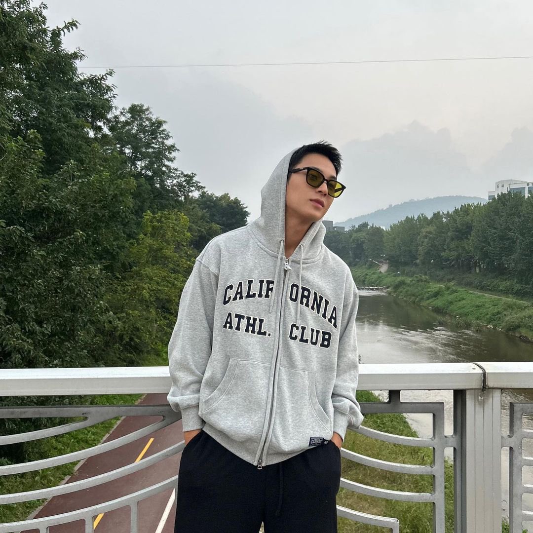shmwjd's tweet photo. kung eto magpapaiyak sakin magtethank
you pa rin ko sa mundo kimi apakagwapo potaena https://t.co/oysHqRHPQL
