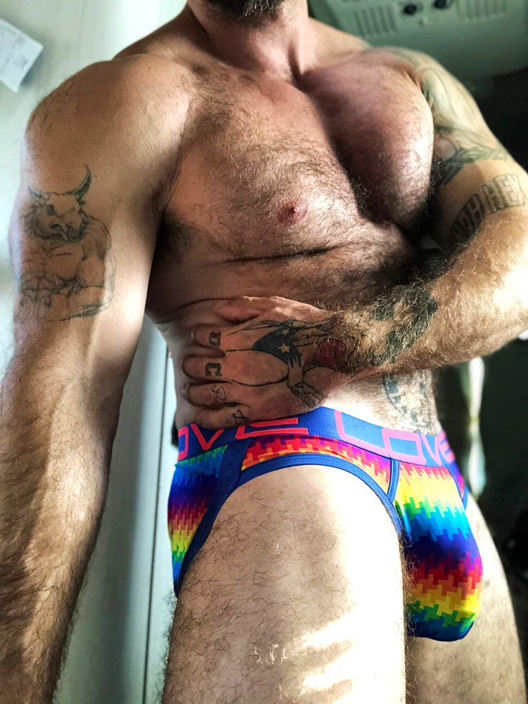 XavierMuscle's tweet photo. Packing 🤌🏼 https://t.co/4lAXtEIgBJ