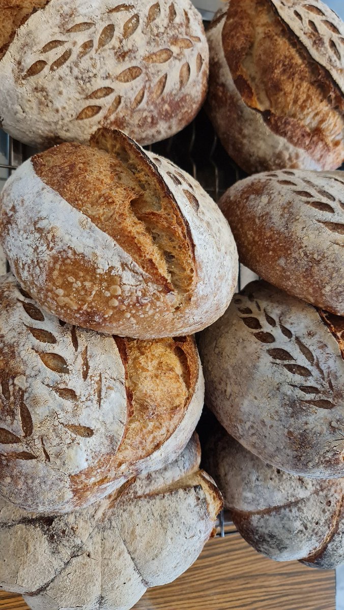 tintinfp's tweet photo. It's Sourdough Friday @1314_commissary! https://t.co/ERjSUsczSq