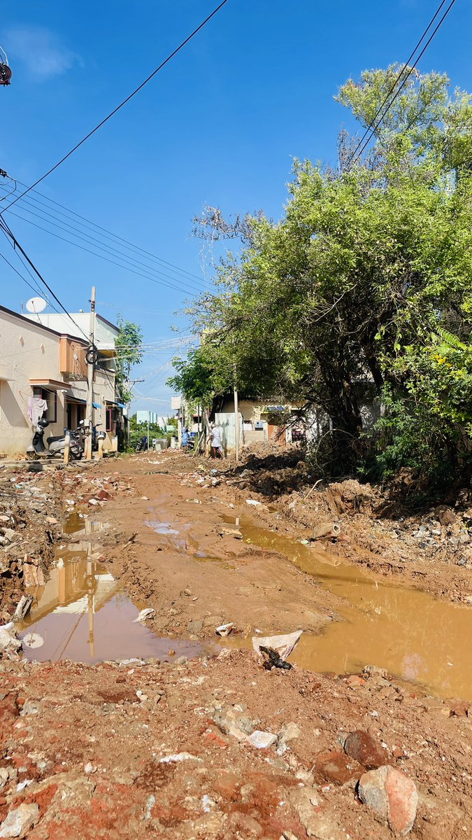 Arjunjourn's tweet photo. @mkstalin @arivalayam @DMKMadurai @mducollector @SuVe4Madurai @DMKITwing @UpdatesMadurai @mduroads Santhi nagar is the main area in Koodal nagar . More than 1000people were living here. No one can go out for emergency easily.Please lay roads. Its been more than 10years. https://t.co/stdNvTQvpV