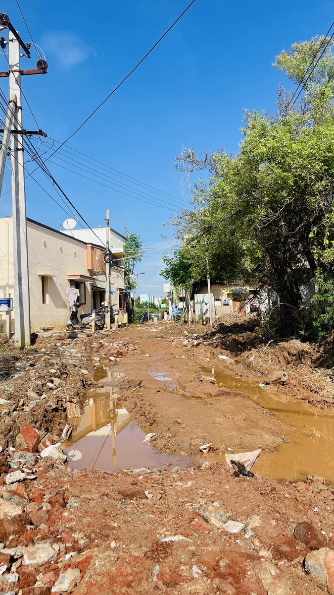 Arjunjourn's tweet photo. @mkstalin @arivalayam @DMKMadurai @mducollector @SuVe4Madurai @DMKITwing @UpdatesMadurai @mduroads Santhi nagar is the main area in Koodal nagar . More than 1000people were living here. No one can go out for emergency easily.Please lay roads. Its been more than 10years. https://t.co/stdNvTQvpV