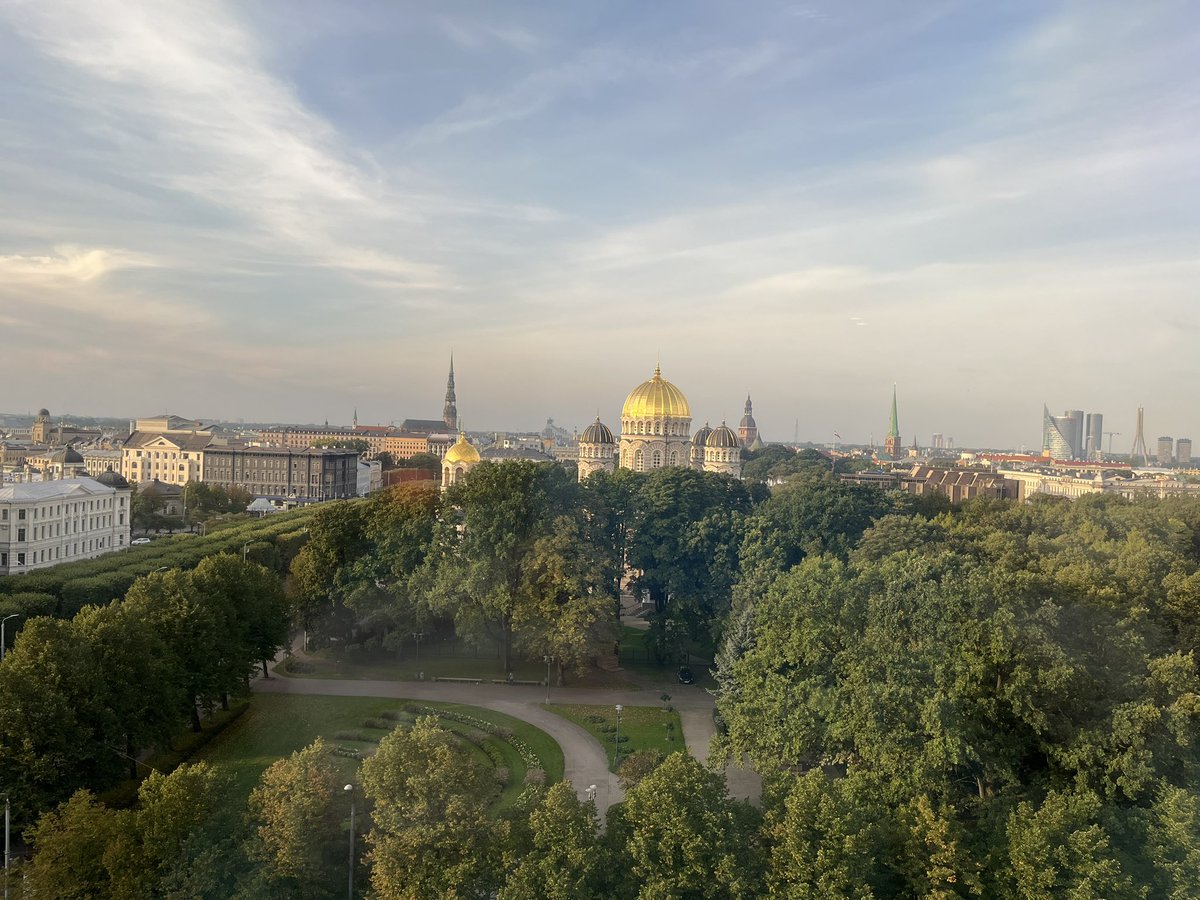 The <a href="/WorldAthletics/">World Athletics</a> Global Running Conference is taking place in a room with a view 👇