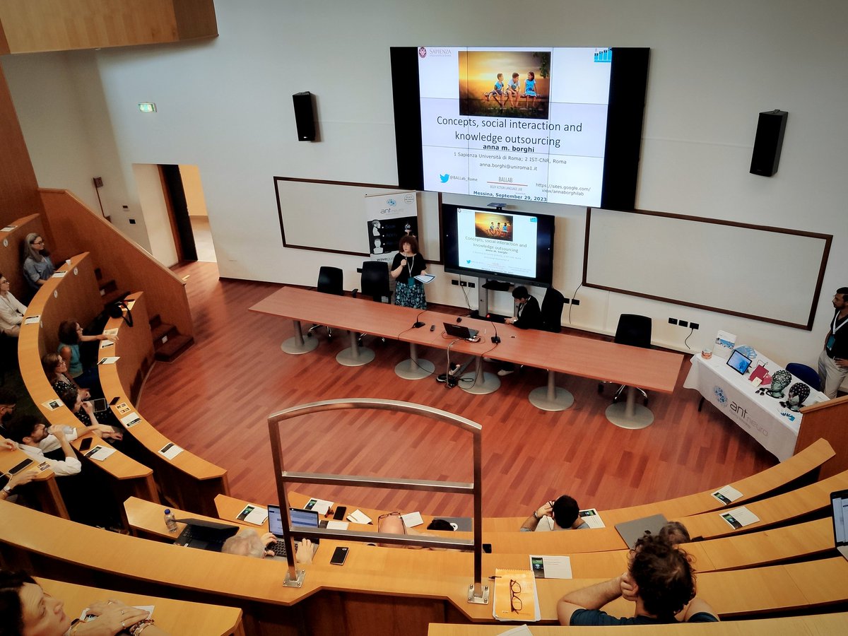 AMiklashevsky's tweet image. And so the @eslp2023 starts at @unimessina with @isotopia greeting all the participants :)
🧠🧑🔬
#cognitivescience #embodiedcognition #cognition #embodiment #psychology #language