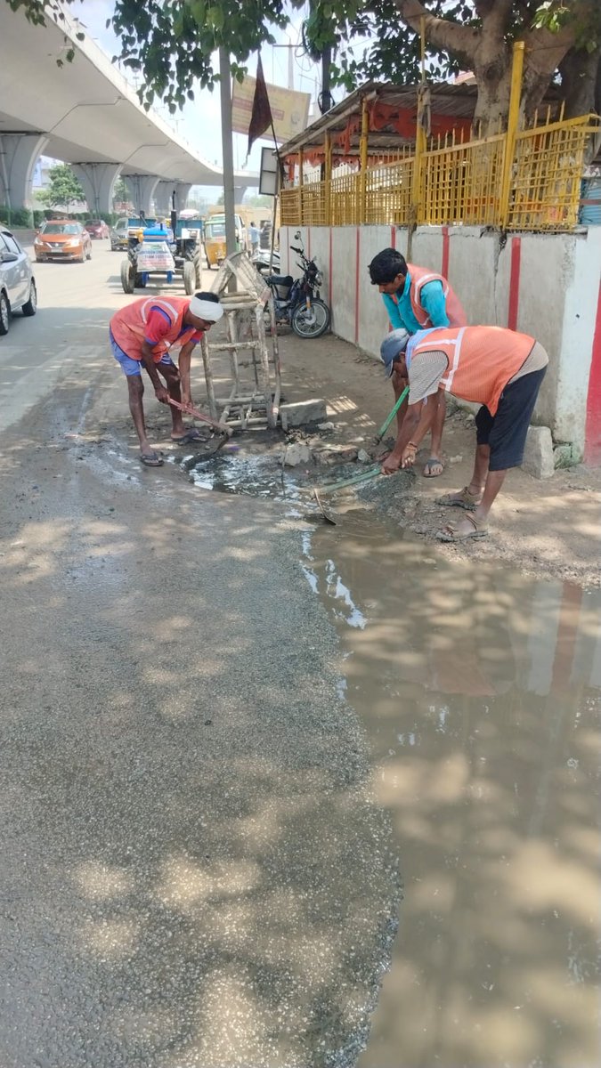 AEWARD59's tweet photo. @NMahenderReddy5 @GHMCOnline @GadwalvijayaTRS @KTRBRS @HMWSSBOnline @CommissionrGHMC @arvindkumar_ias @DCRajendraNaga1 Stagnated water Cleared https://t.co/BIw2bG2nMe