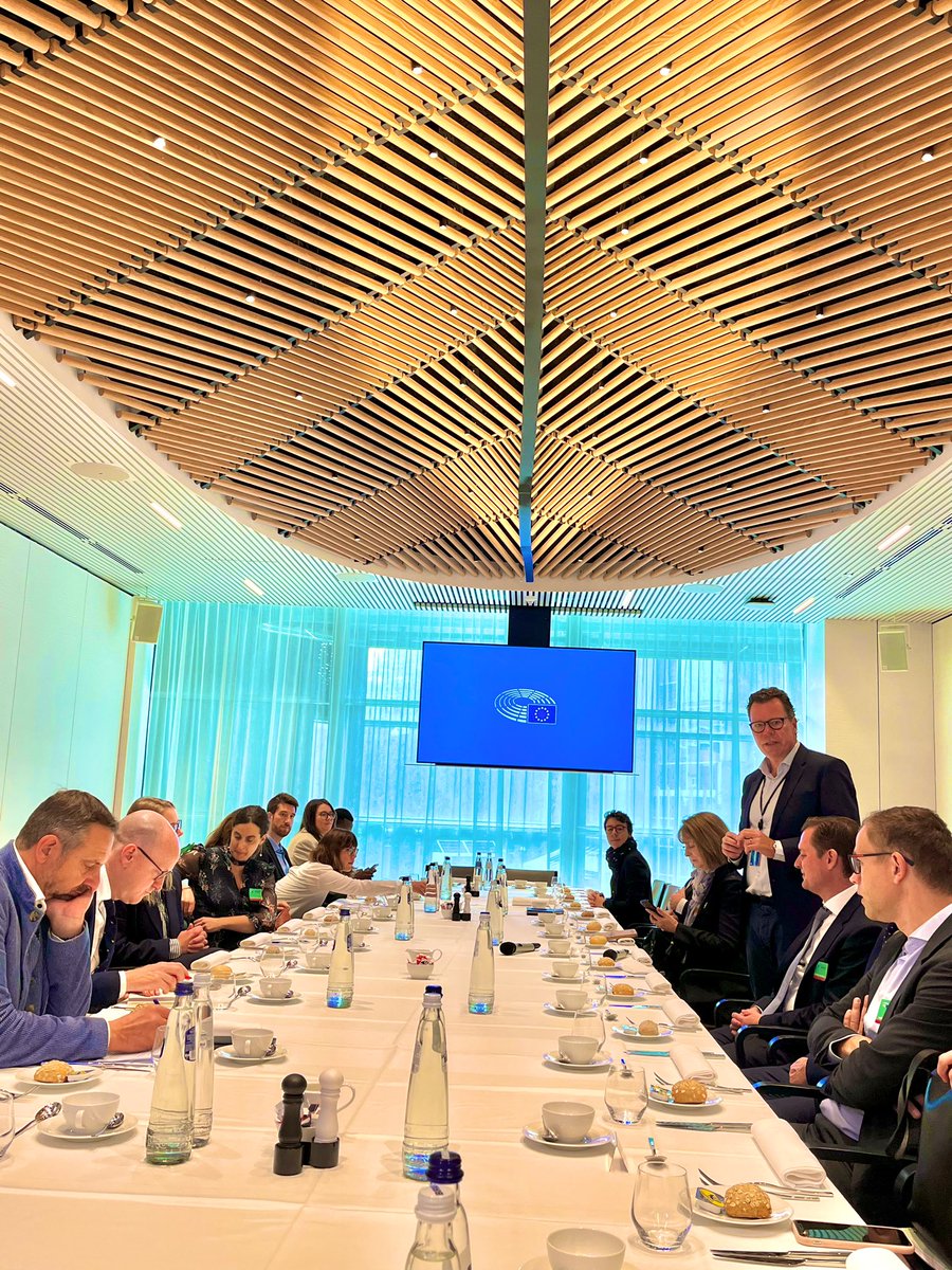 EnerSolutions's tweet image. #hydrogen is key in the #GreenTransition offering solutions where electrification falls short. Industry is ready to leverage the current policy environment to invest in it. However, it&apos;s not yet profitable on a large scale, funding will be crucial from EU and public sources. 🇪🇺