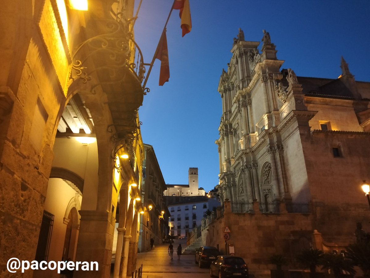PacoPeránAlbarracín (@pacoperan) on Twitter photo Una de las vistas que podían encontrar los asistentes camino al evento empresarial organizada por <a href="/AdimurInfo/">ADIMUR - Directivos Murcia</a> en la sede de la <a href="/camaracomlorca/">Cámara de Lorca</a> anoche en #lorca:
La fachada del @aytolorca, la de San Patricio y la iglesia de Santa María (<a href="/CiuFront/">ciuFRONT museo medieval</a>)
Una maravilla, no?
#SinFiltros Una de las vistas que podían encontrar los asistentes camino al evento empresarial organizada por <a href="/AdimurInfo/">ADIMUR - Directivos Murcia</a> en la sede de la <a href="/camaracomlorca/">Cámara de Lorca</a> anoche en #lorca:
La fachada del @aytolorca, la de San Patricio y la iglesia de Santa María (<a href="/CiuFront/">ciuFRONT museo medieval</a>)
Una maravilla, no?
#SinFiltros