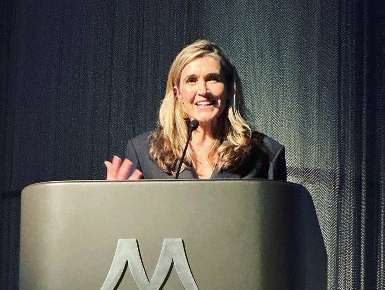 anna coren tweet media