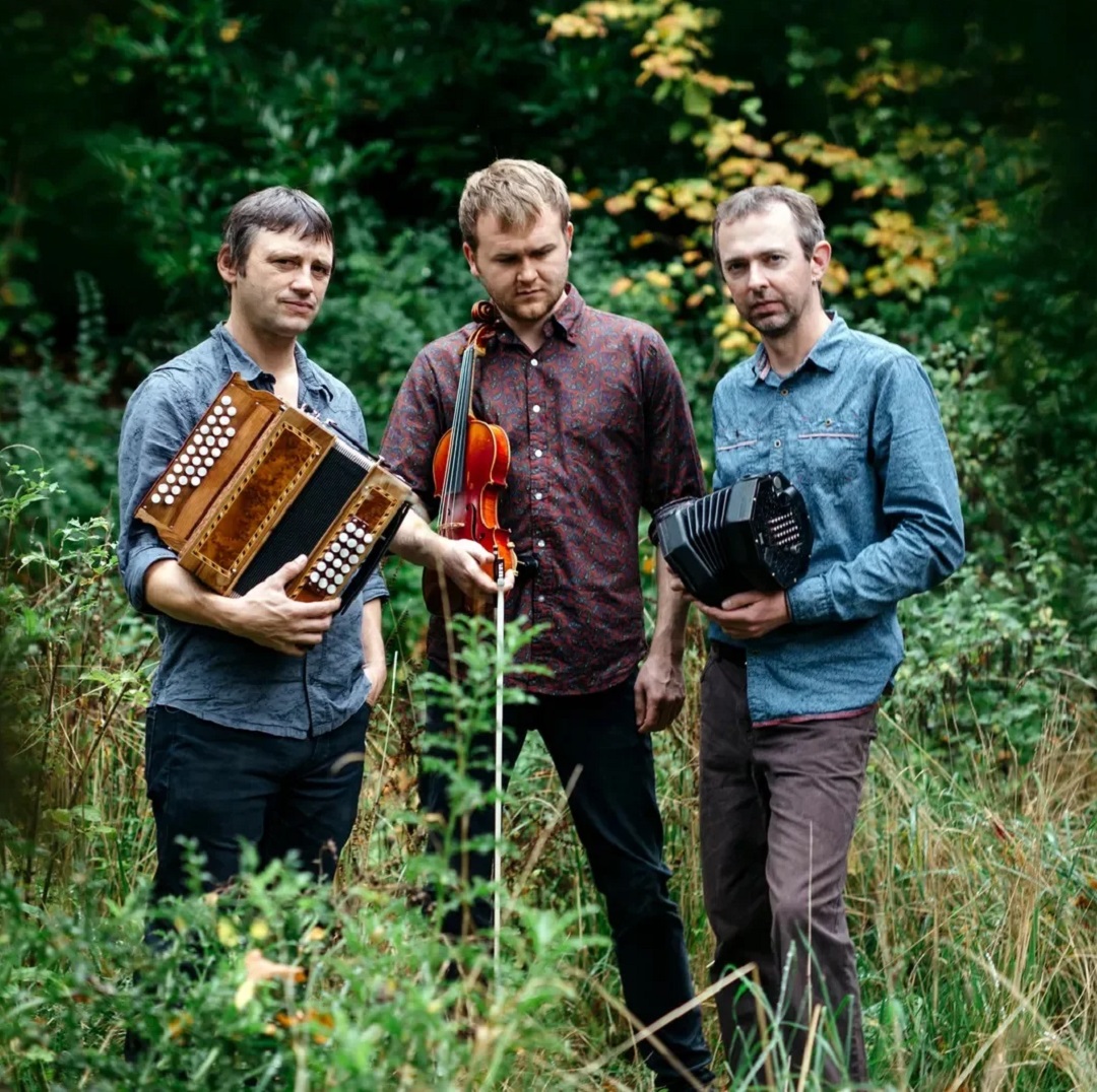VisitDerby's tweet photo. 🎵🎻Derby Folk Weekend
📍@bellhotelderby
📅 29 Sep - 1 Oct
Who's heading to the @derbyfolk this weekend? It's going to be epic!
Tickets are still available, get yours here ⬇️
https://t.co/W8mkuf3YrF
#DerbyUK #folkweekend https://t.co/6q1M1xWiLY