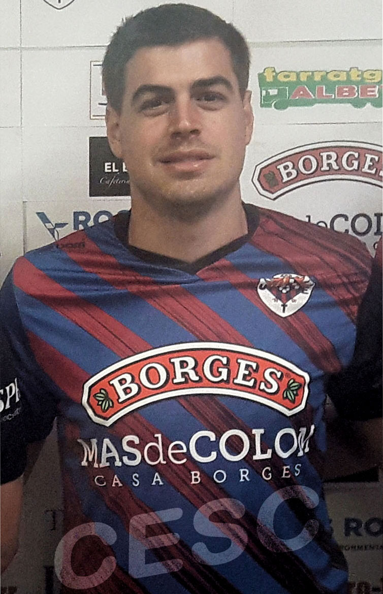 CiscoTalladell's tweet photo. De 2 a 6 mesos de baixa és el diagnòstic que li han donat al centrecampista i capità de la @UETarrega, Ramon Verdes, per la lesió de la fascia plantar que pateix al peu esquerre. Malauradament, l'excel·lent jugador blaugrana es podria perdre tota la temporada https://t.co/oM9g0BIe2m