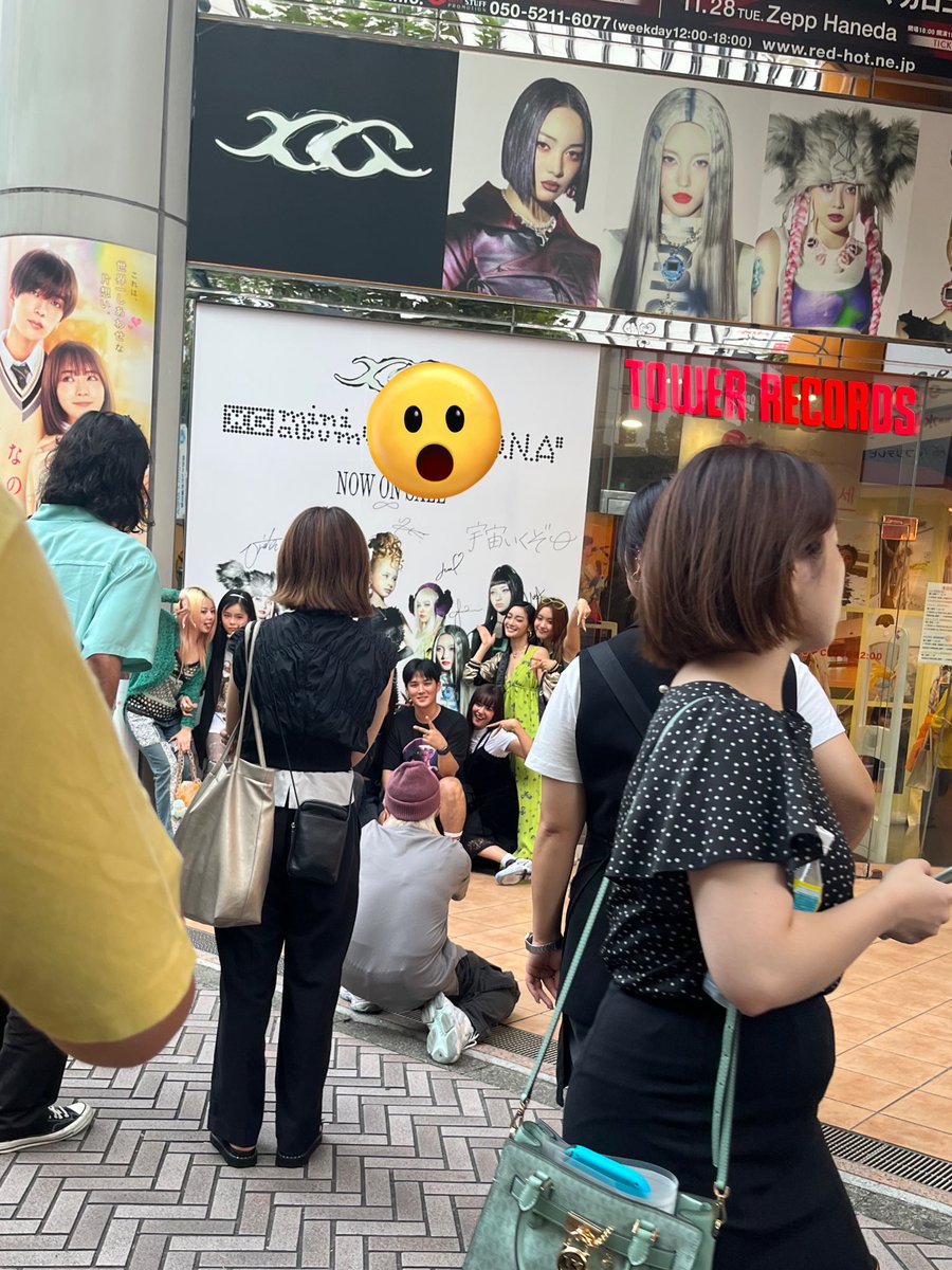 バイト前に時間あるからってタワレコの前でFTの動画流れるの待ってたらXG本人たちが出て来たwwwwwwww
え…？