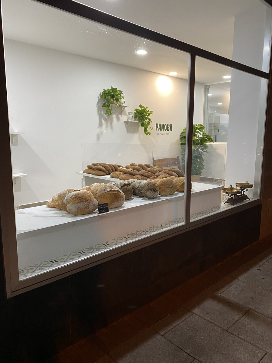 gabinadas's tweet photo. Tenemos nueva panadería con pan de verdad en #Alcorcón. Se llama #Panoba y esta brutal el pan!! @Hardcorcon le echamos una mano y difundimos? Gracias!!! Está en C/La Luna 1. https://t.co/2xPqRl3ER4