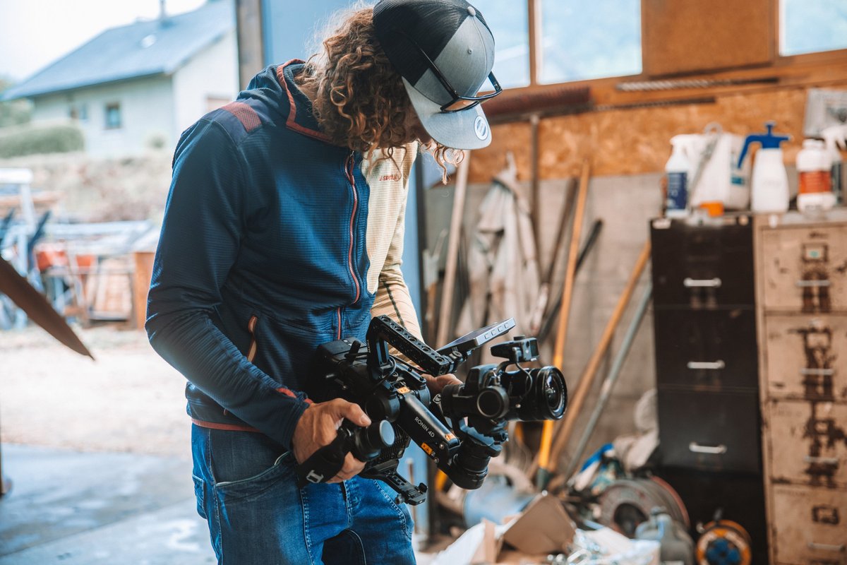 [ BACKSTAGE ] 🎥 Les Coulisses de la création : Découvrez l'Âme du Projet 'Le Monde des 6 Lacs' à La Forge des Entremonts ! Filming avec AIR LIBRE PROD des coulisses de la réalisation des créations qui prendront vie dans le cadre du projet 'Le Monde des 6 Lacs' #alpes #orcieres