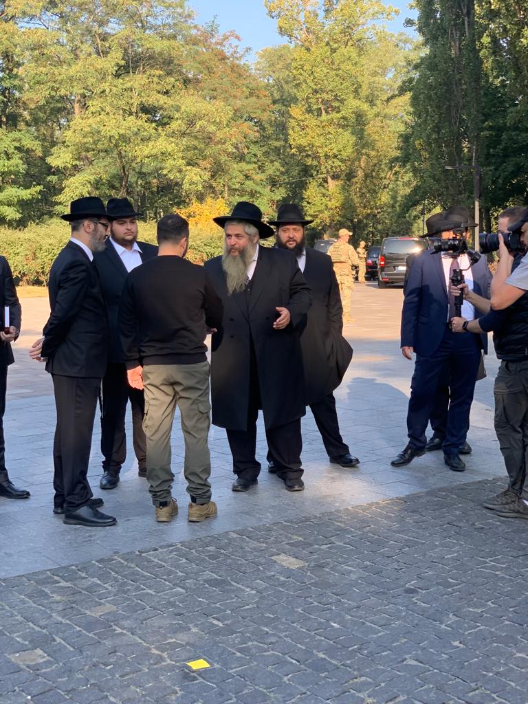 Today, September 29, on the Day of Remembrance of the Victims of Babyn Yar, the President of Ukraine Volodymyr Zelenskyy, together with the Righteous Among the Nations and the rabbis of the cities of Ukraine, honored the memory of the victims of the Holocaust in Babyn Yar.

At