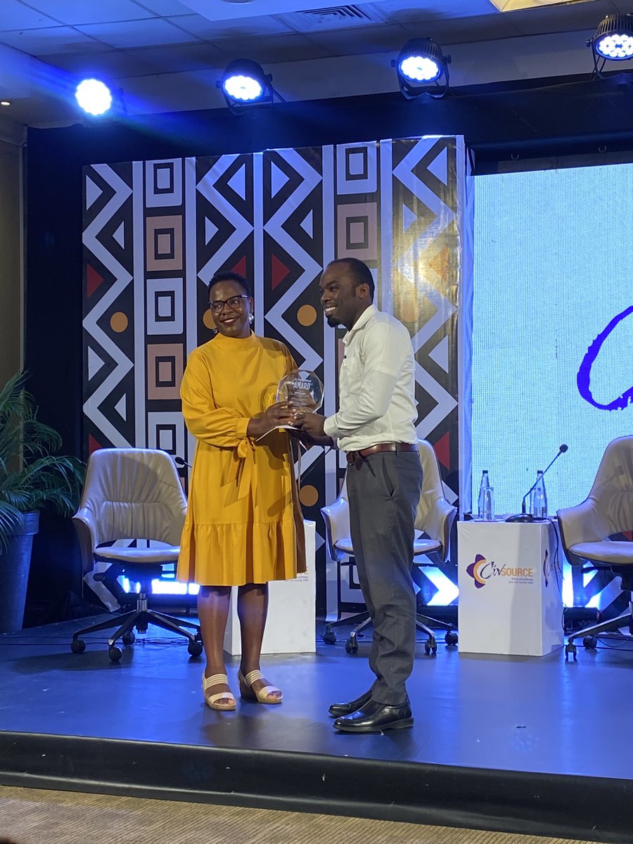 adoa_ernest's tweet photo. The very first gratitude award at the #GatheringOfGivers that’s happening @MestilHotel goes out to @RoofingsGroupUG.
They have indeed walked the talk. Congratulations to them.
#OmutimaOmugabi #BeyondProfits https://t.co/DK672g44oB