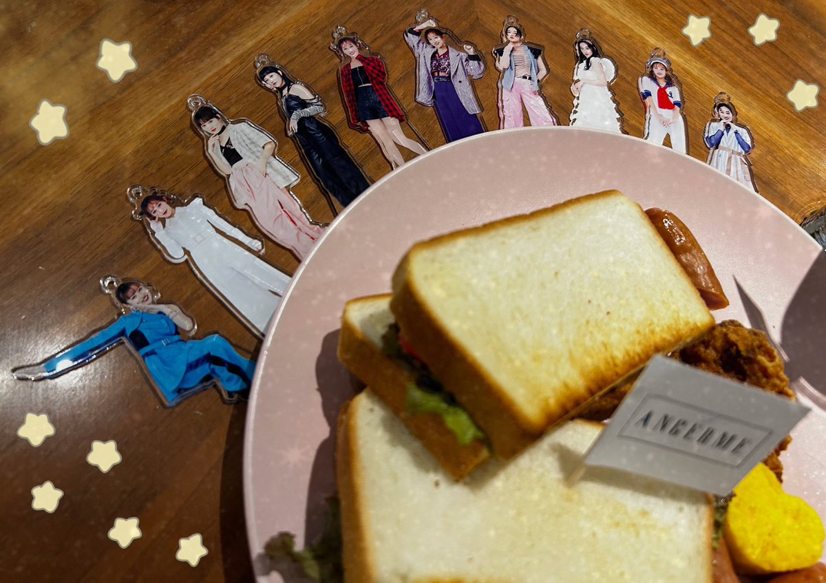 mimimi_angerme's tweet photo. ハロプロのタワレコカフェ行って来た！！

♥愛をこめてBIGLOVEサンド♥と飲むべきべきカラフルドリンク★を頼んだ！
めっちゃ美味しかった〜🌟 https://t.co/Dp8SC950K9
