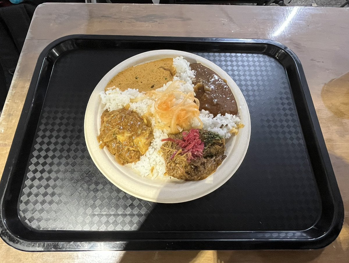Gutripper67's tweet photo. #札幌カリーキングダム2023⑥

ﾗｽﾄは4種盛りや！
当然や！

#エイトカリィ
#CafeSpiceLocal
#やさしい咖喱
#IMSPICE https://t.co/iVsxSssb5w