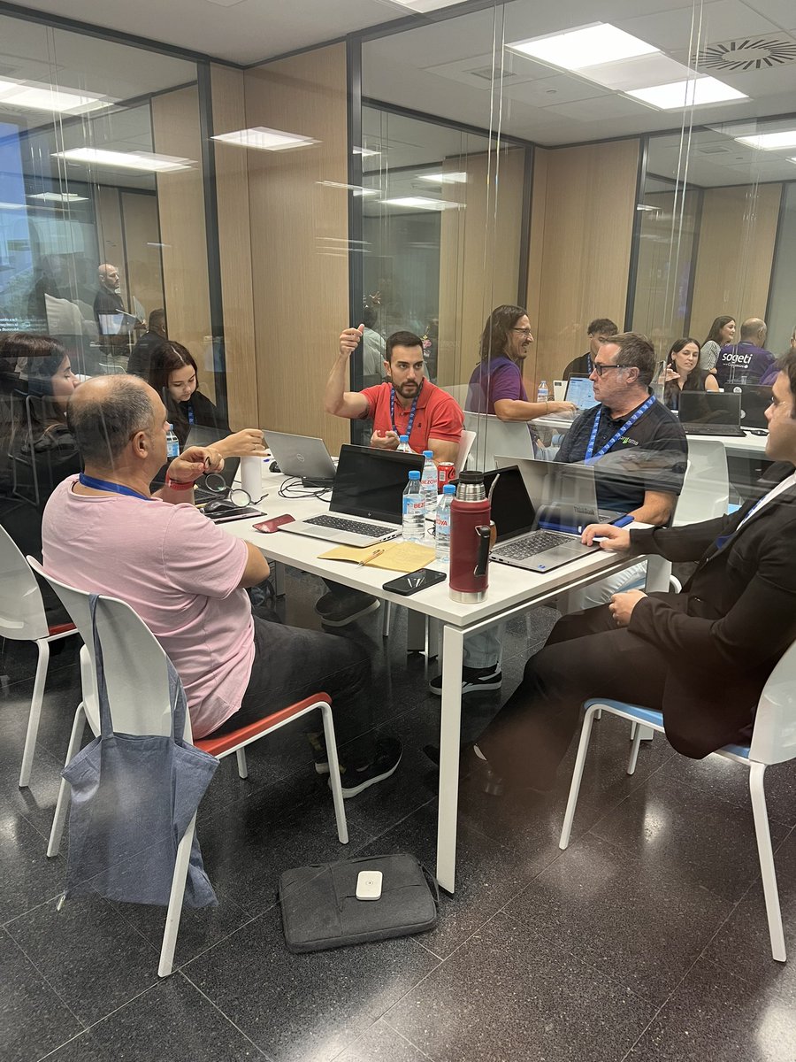 BizzSummit tweet media