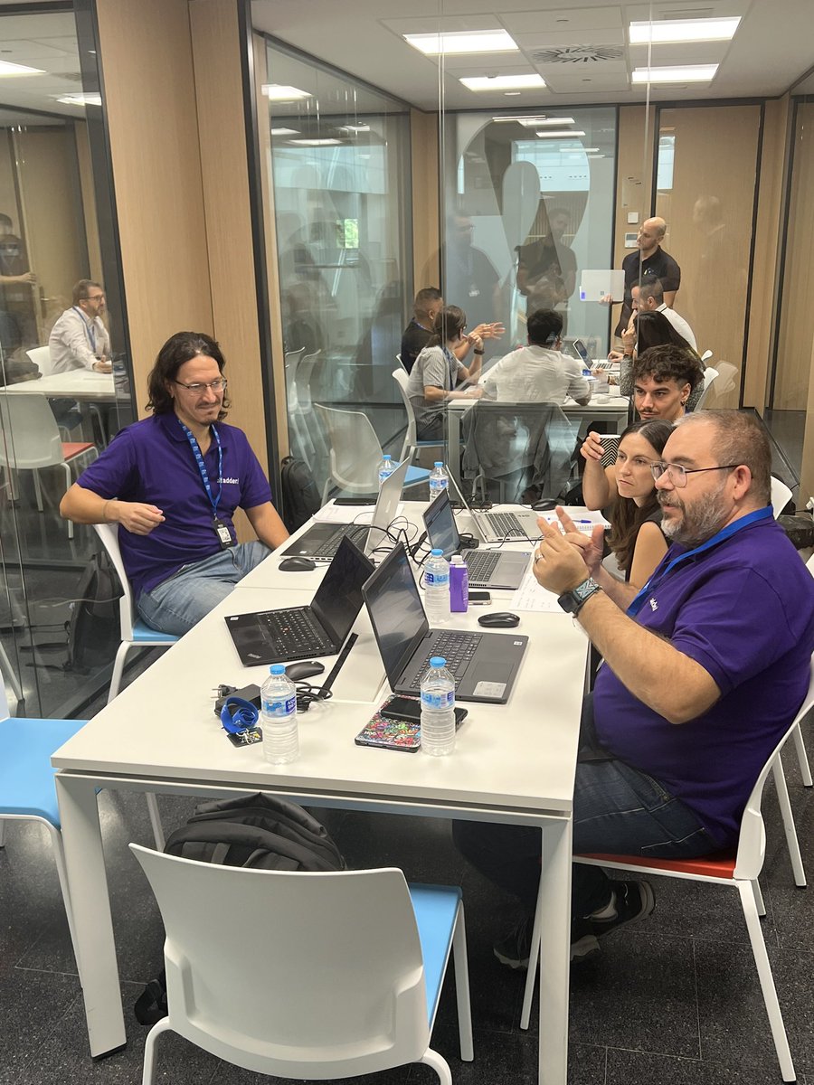 BizzSummit tweet media