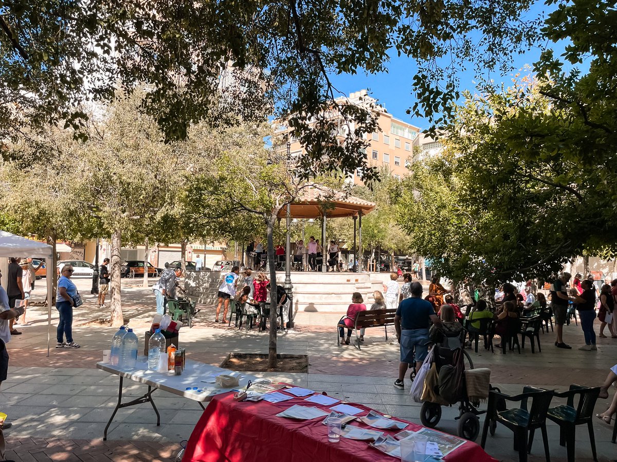 CSStaCatalina's tweet photo. Activitats i batucada al centre amb motiu del “Dia internacional de les Persones d’Edat”, 1 oct. https://t.co/HS8NAyTWZu