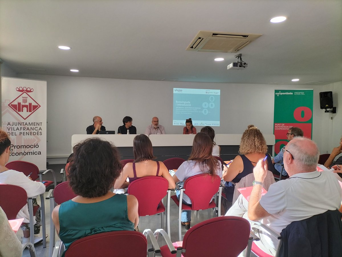 Avui a la Taula Territorial de <a href="/coopsetania/">Coopsetània</a> participant de la jornada per la compra pública responsable escoltant <a href="/JuliSilvestre_/">Juli Silvestre Martínez</a> que ha destacat la necessitat de la mirada més social en la compra pública.