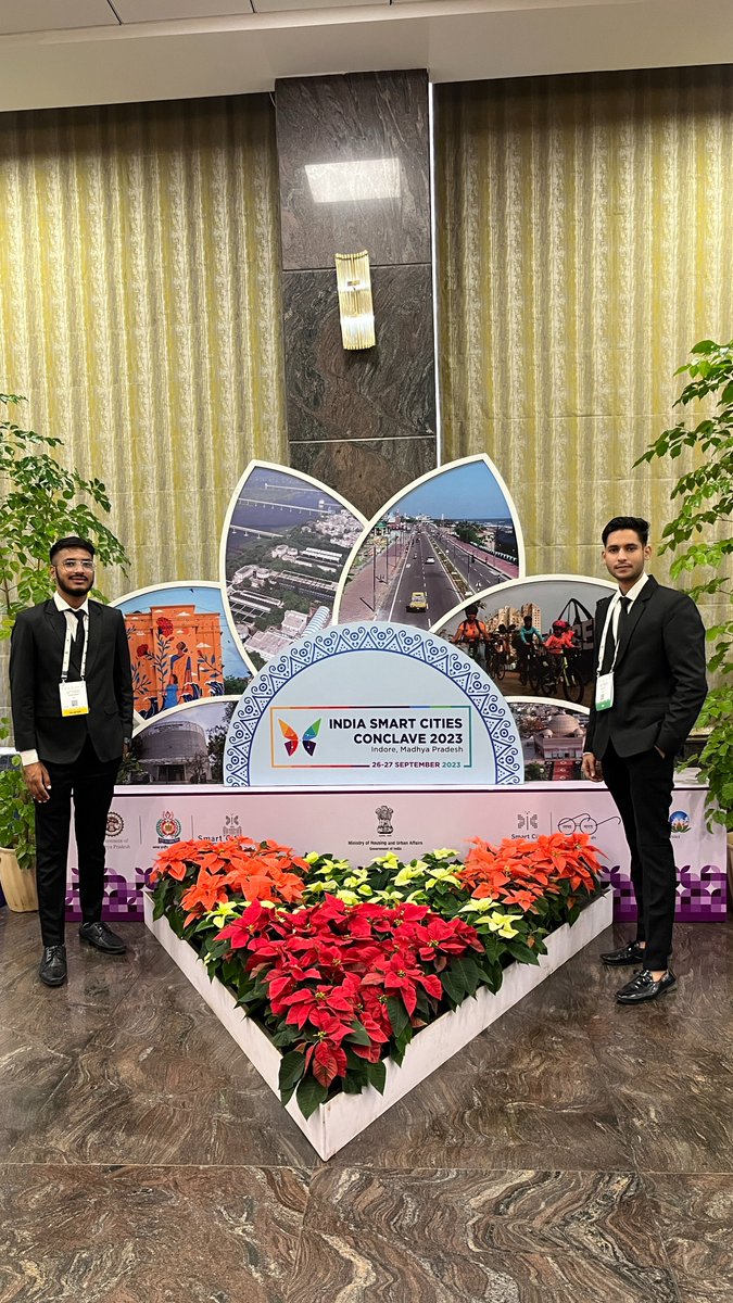Zishanverse's tweet photo. Great event "India Smart Cities Conclave 2023" 
presence of president ma'am and CM sir 
📍BCC Indore 

✨indore bags Best Smart City spot✨&amp;
✨ Madhya Pradesh Best State✨

#indore #smartcity #conclave #iscc https://t.co/iCr0Awb5io