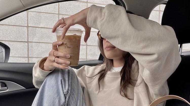 malusokay's tweet photo. Let's go get coffee 🤍 https://t.co/Xn9lncqUlo