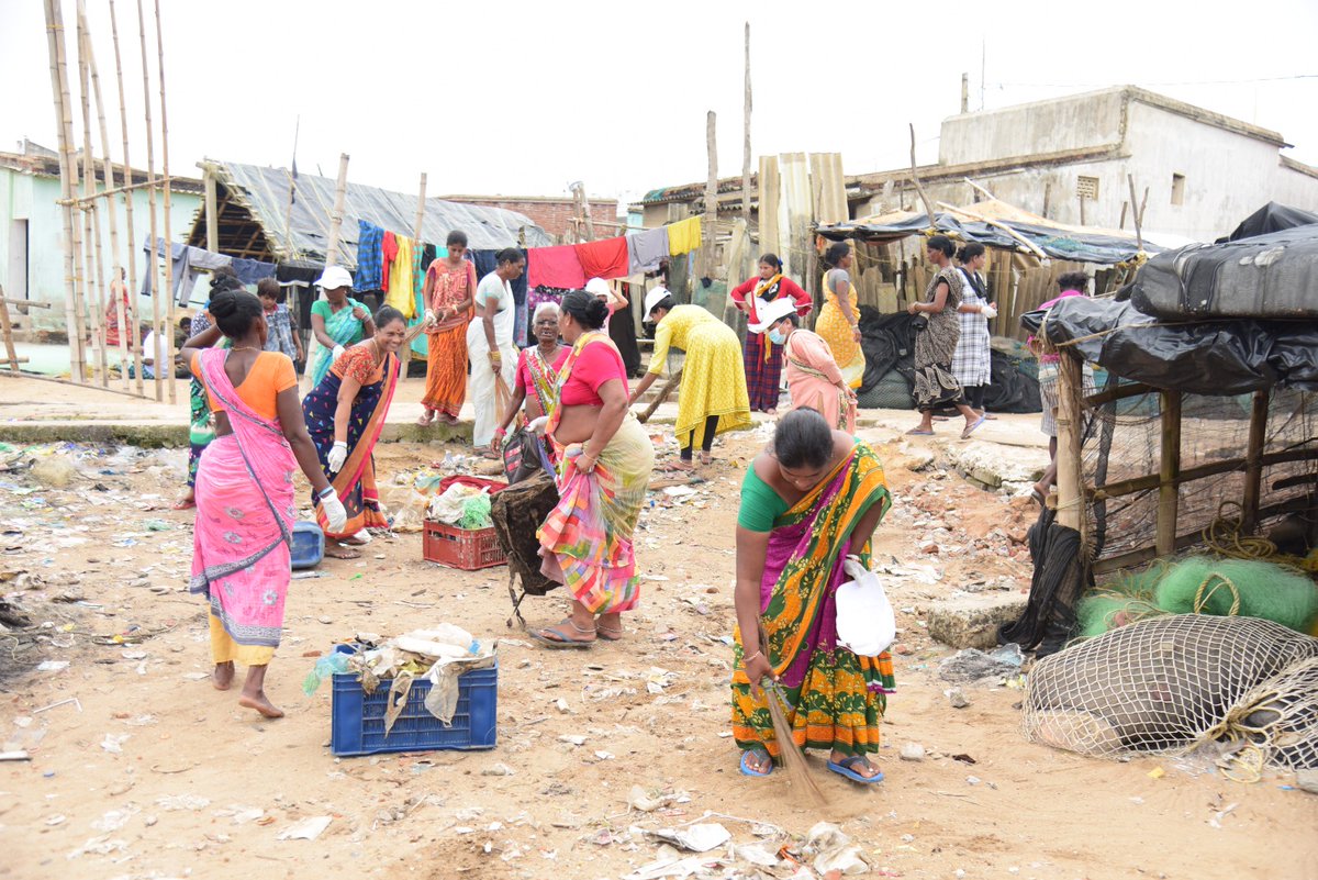 SpandanOdisha's tweet photo. #InternationalCoastalCleanupDay’2023 is observed on 16th Sept’ in Penthakota sea beach under the theme“#SeatheChange”by Spandan in collaboration of Women Federation BoB, @Puri_Official and @HCL_Foundation, #CommunityPlogathon @ForestDeptt https://t.co/00TxKYWPqO