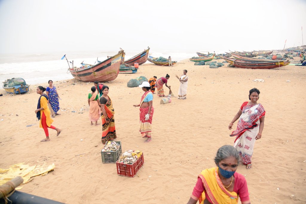SpandanOdisha's tweet photo. #InternationalCoastalCleanupDay’2023 is observed on 16th Sept’ in Penthakota sea beach under the theme“#SeatheChange”by Spandan in collaboration of Women Federation BoB, @Puri_Official and @HCL_Foundation, #CommunityPlogathon @ForestDeptt https://t.co/00TxKYWPqO